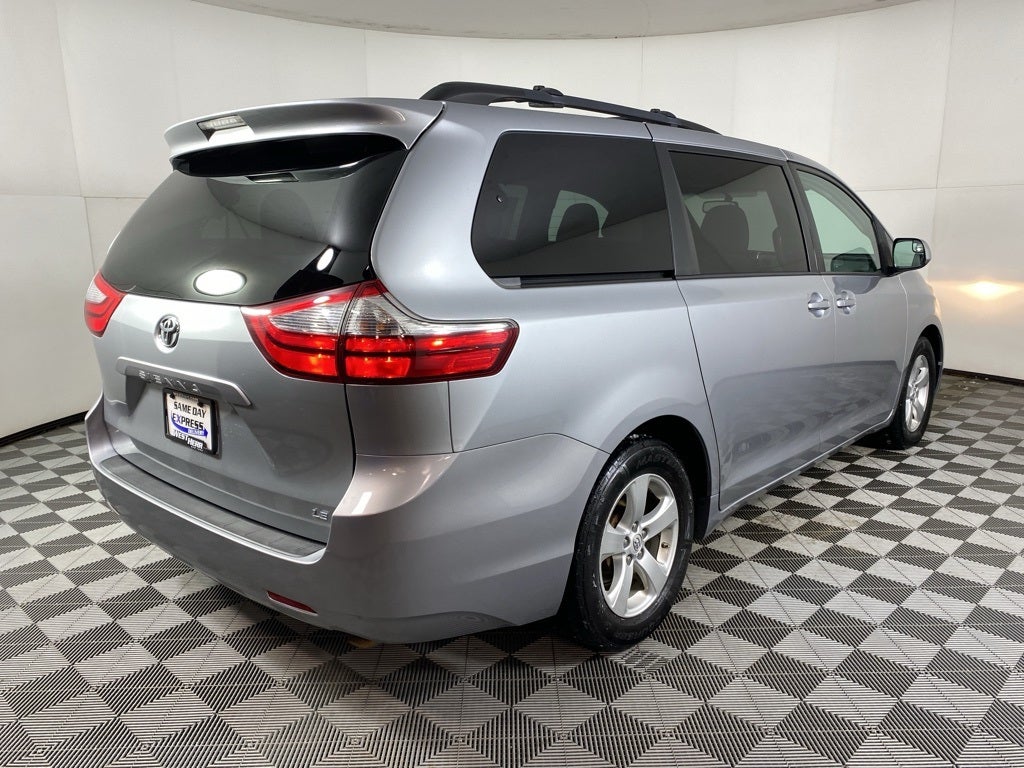 2017 Toyota Sienna LE 7 Passenger