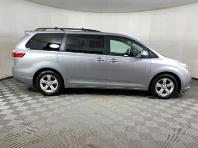 2017 Toyota Sienna LE 7 Passenger