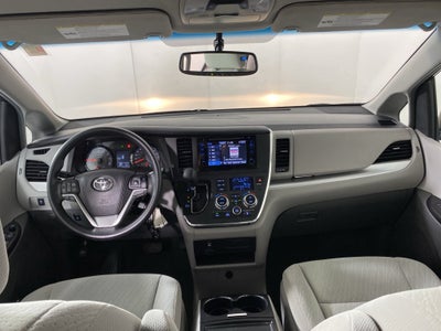 2017 Toyota Sienna LE 7 Passenger
