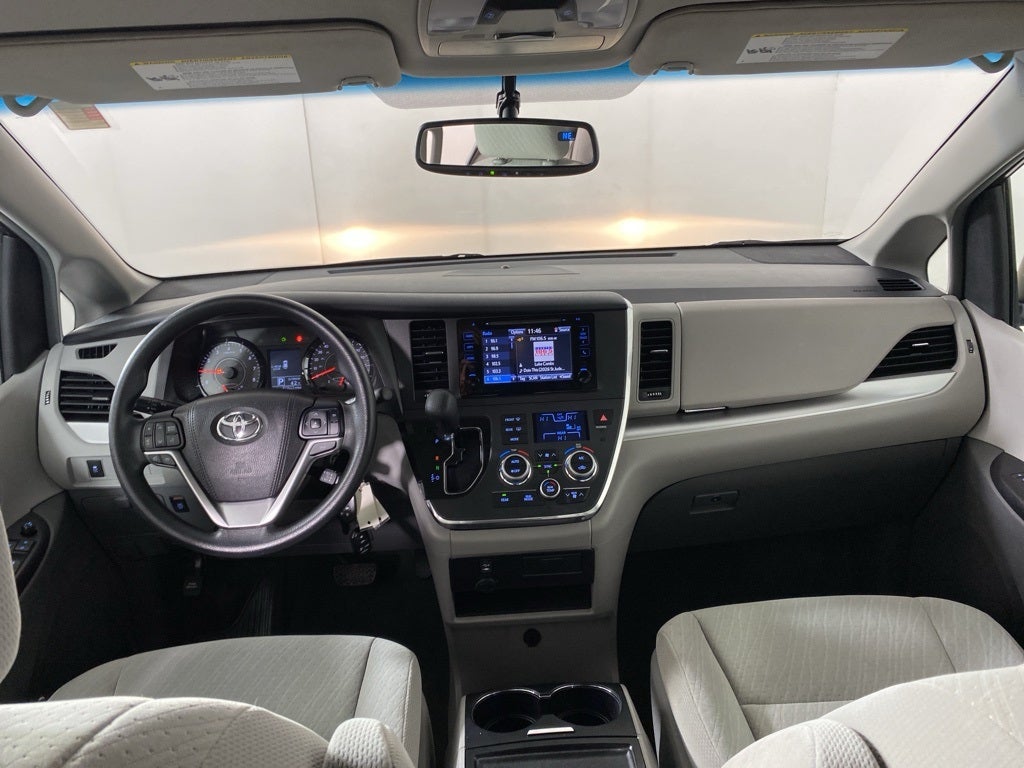 2017 Toyota Sienna LE 7 Passenger