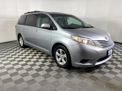 2017 Toyota Sienna LE 7 Passenger