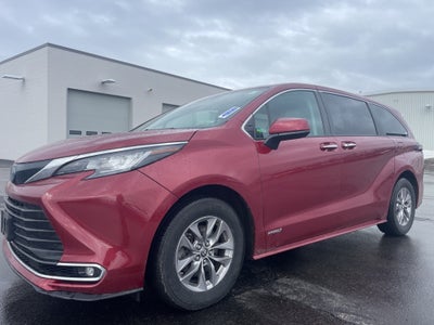 2021 Toyota Sienna XLE
