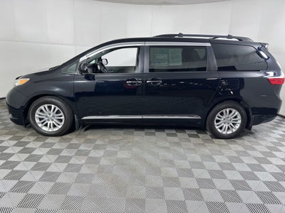 2017 Toyota Sienna XLE 8 Passenger