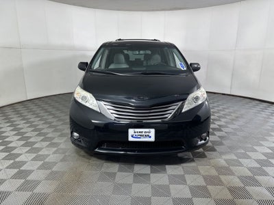 2017 Toyota Sienna XLE 8 Passenger