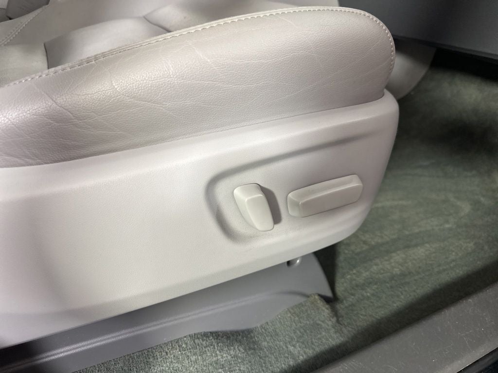 2017 Toyota Sienna XLE 8 Passenger