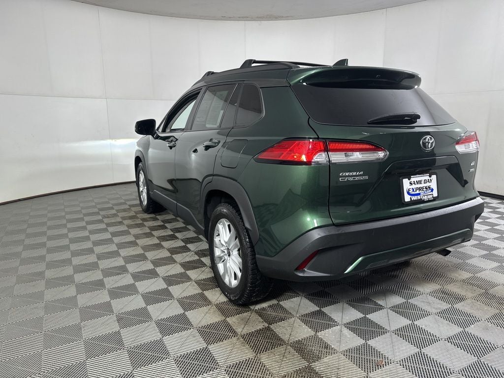 2024 Toyota Corolla Cross LE