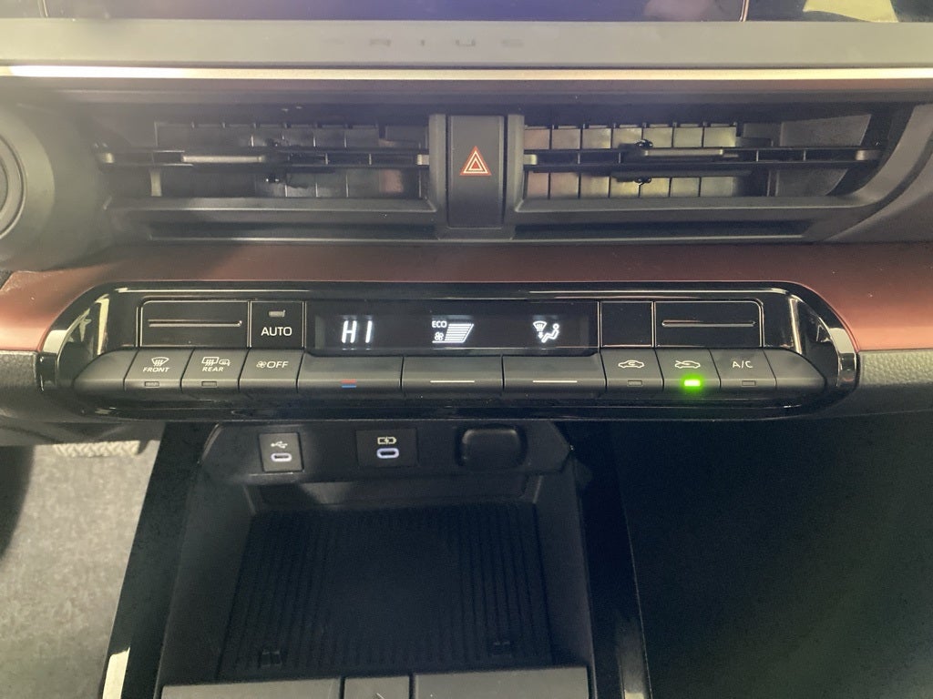 2024 Toyota Prius Prime SE