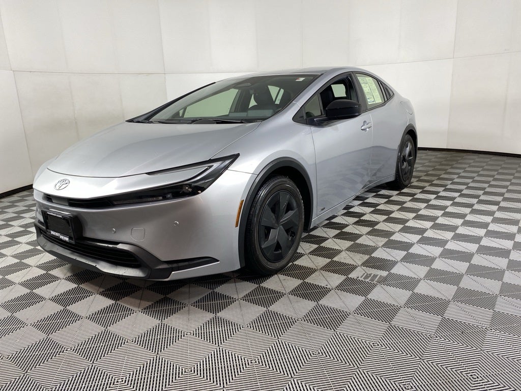 2023 Toyota Prius LE