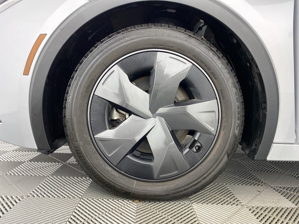 2023 Toyota Prius LE