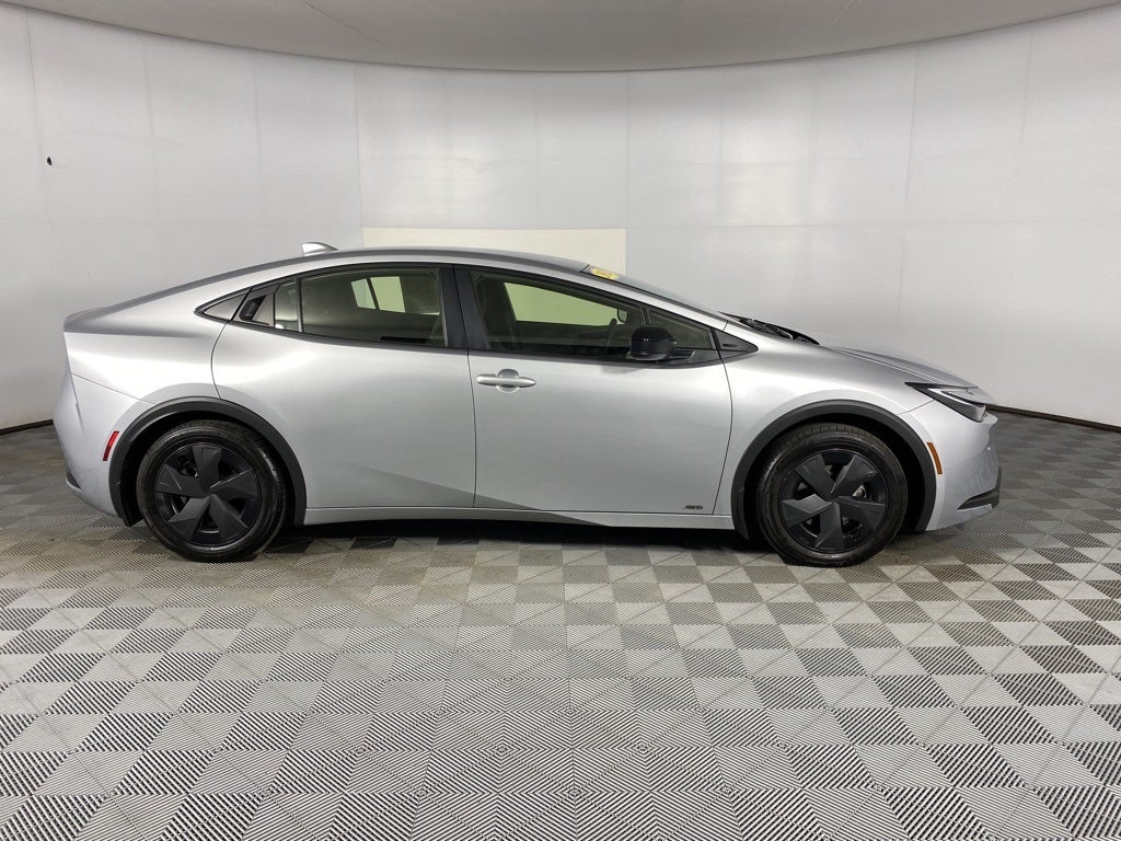 2023 Toyota Prius LE