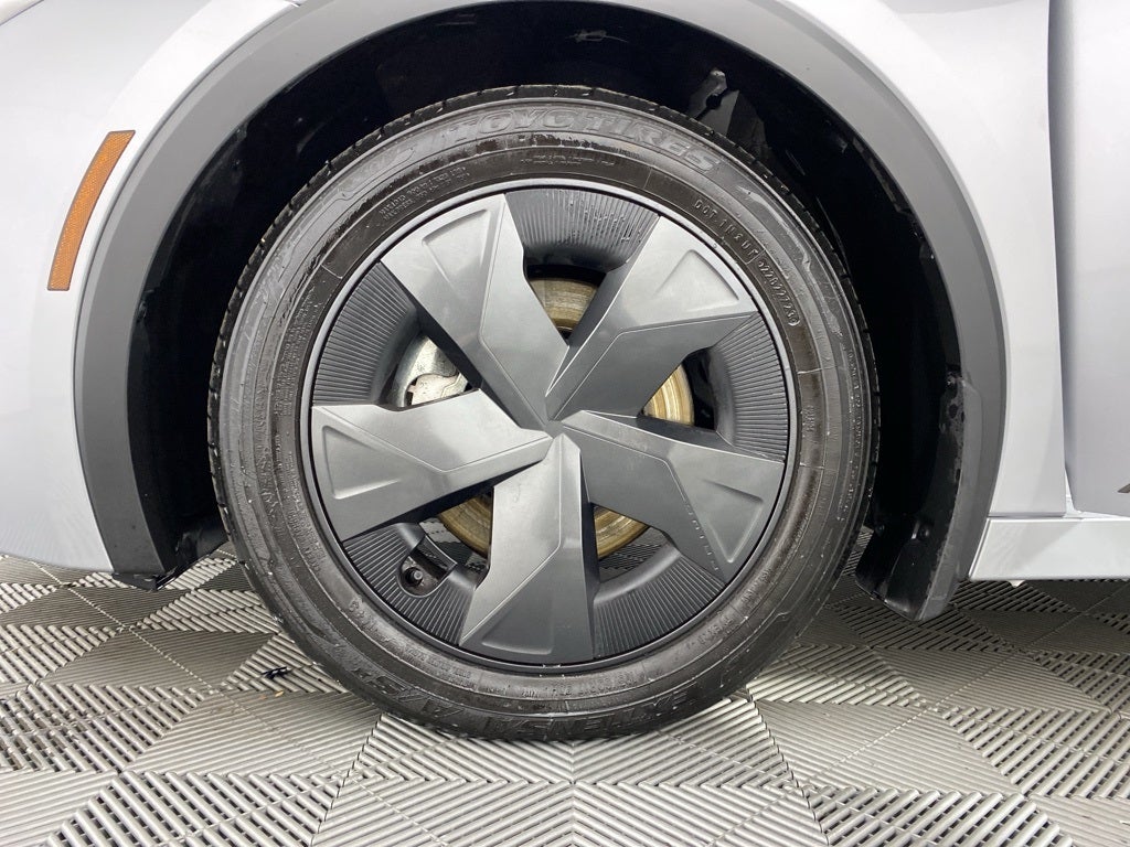 2023 Toyota Prius LE