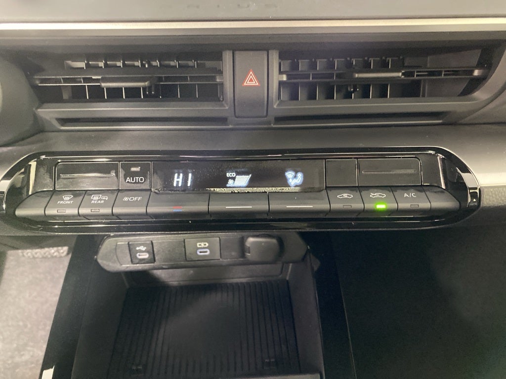 2023 Toyota Prius LE