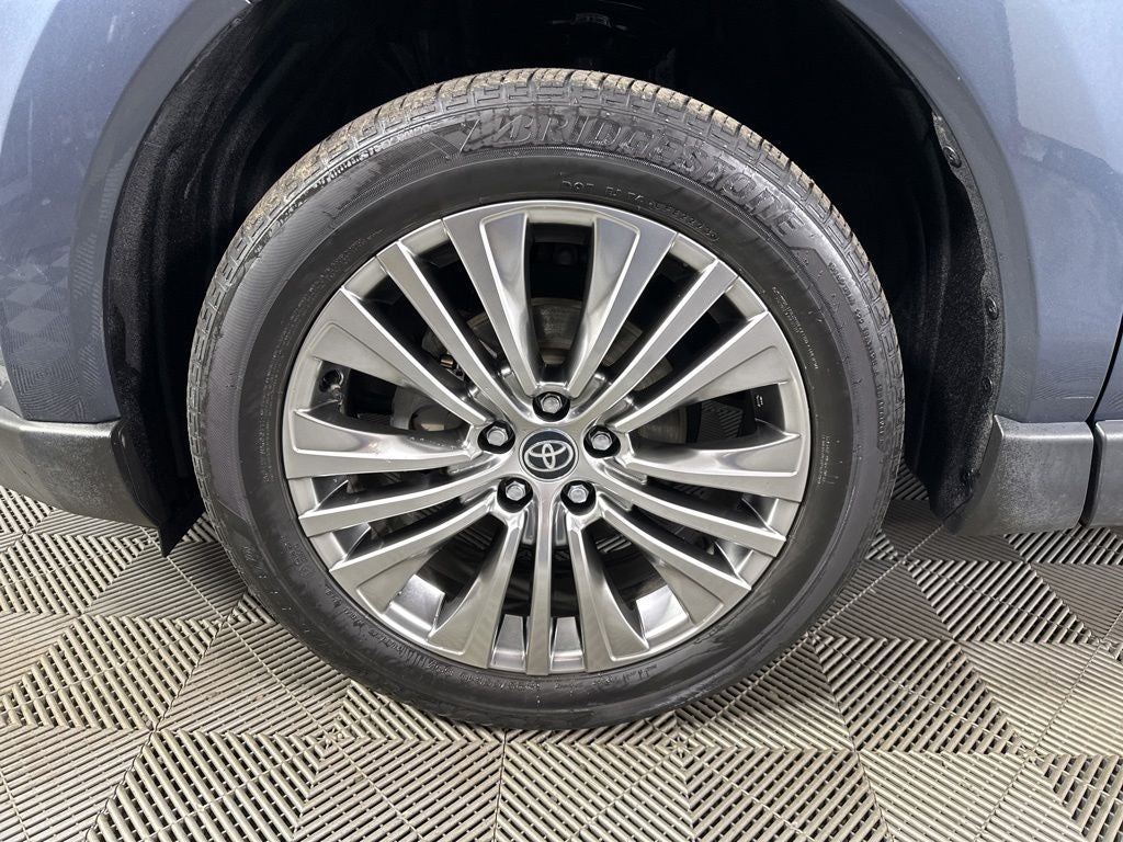 2023 Toyota Venza XLE