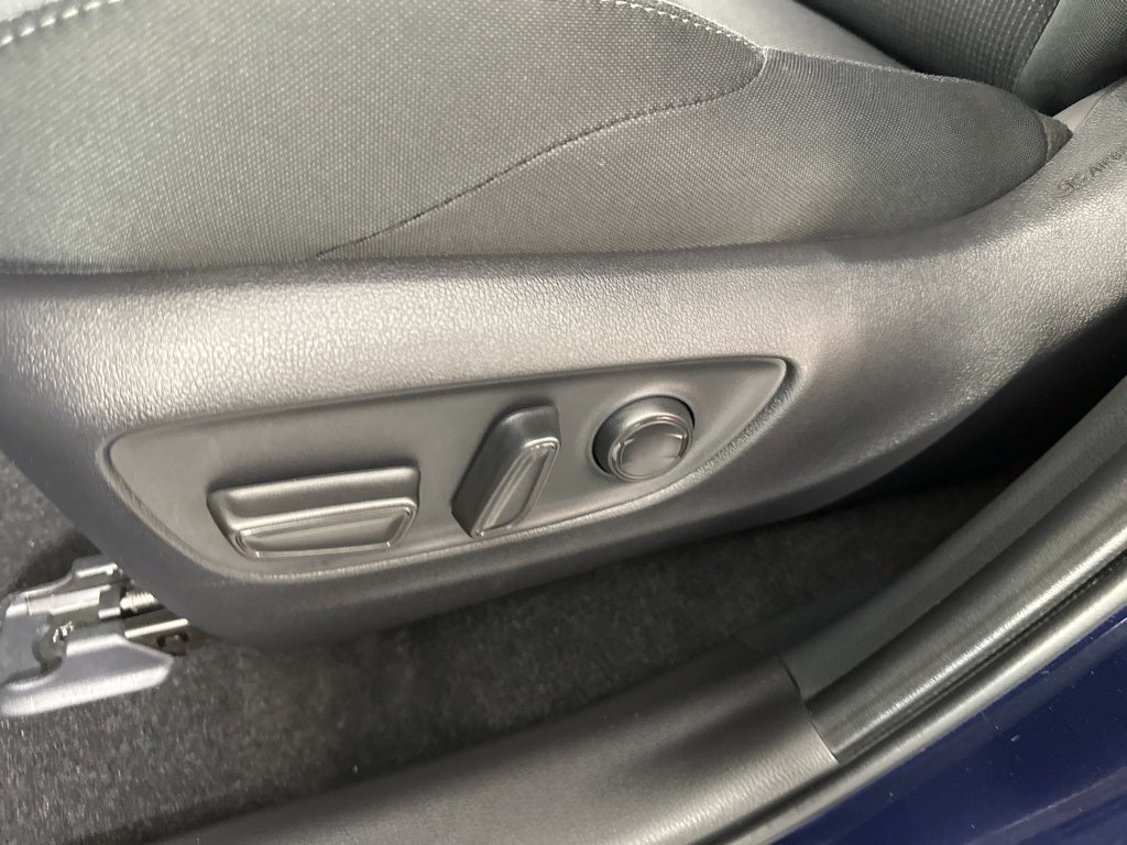 2023 Toyota Venza LE