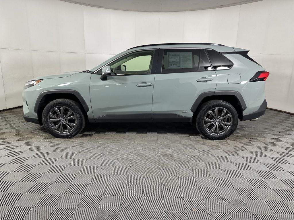 2022 Toyota RAV4 Hybrid XLE Premium