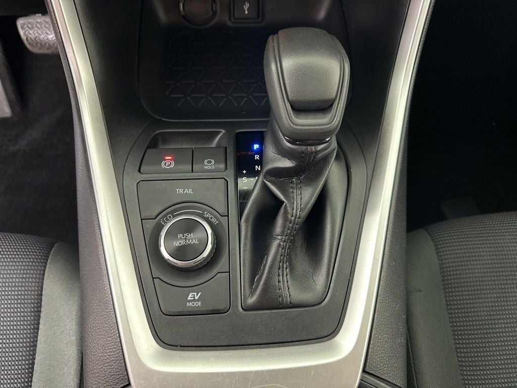 2020 Toyota RAV4 Hybrid LE