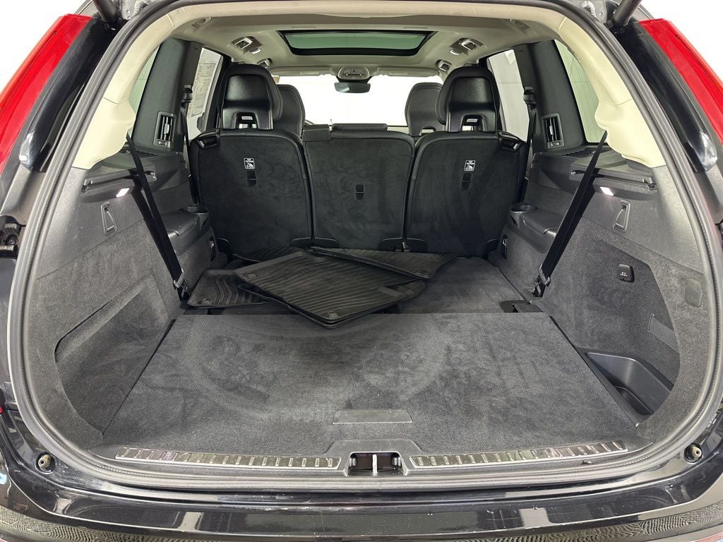 2024 Volvo XC90 B5 Plus