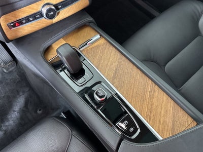 2024 Volvo XC90 B5 Plus