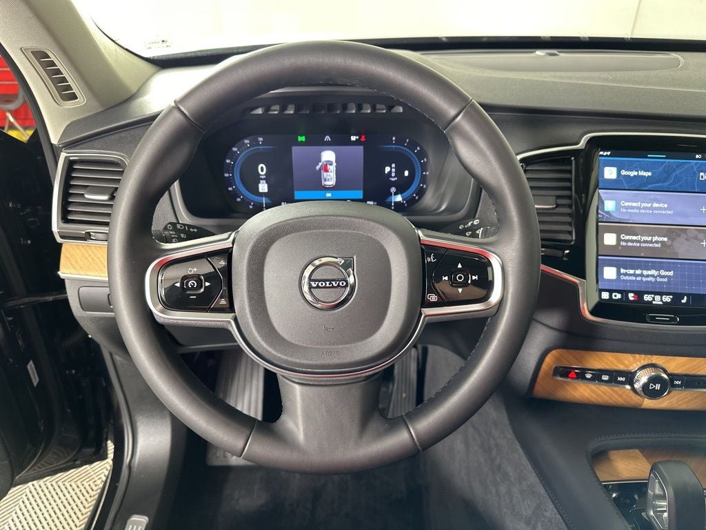 2024 Volvo XC90 B5 Plus