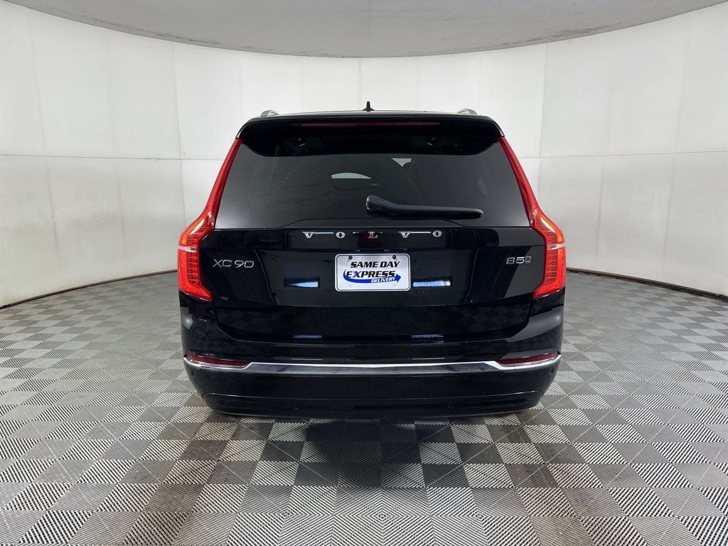 2024 Volvo XC90 B5 Plus