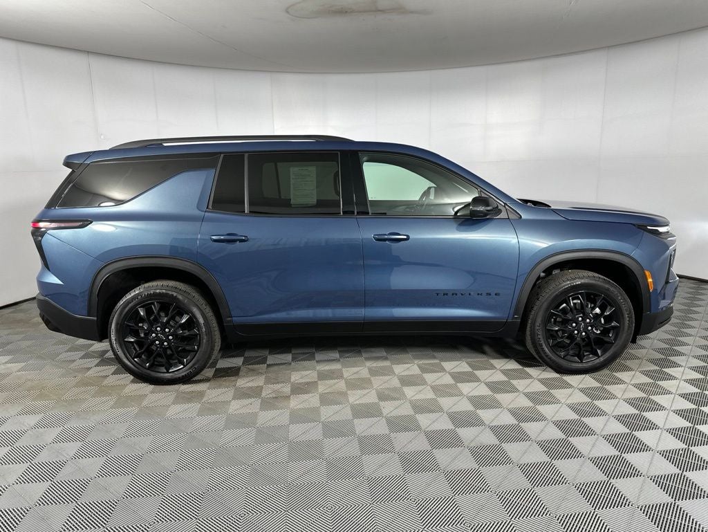 2025 Chevrolet Traverse LT 2LT