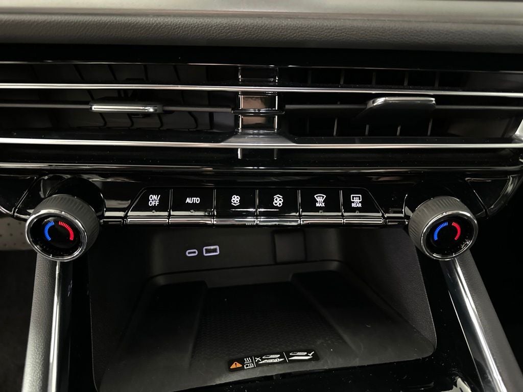 2025 Chevrolet Traverse LT 2LT