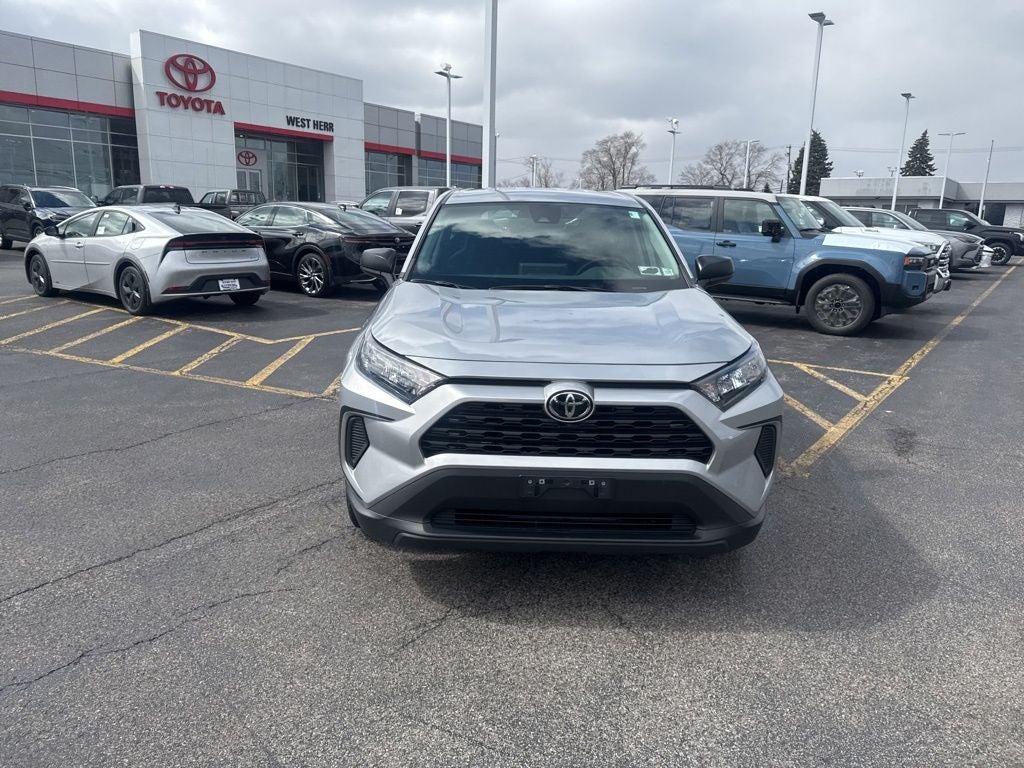 2022 Toyota RAV4 LE