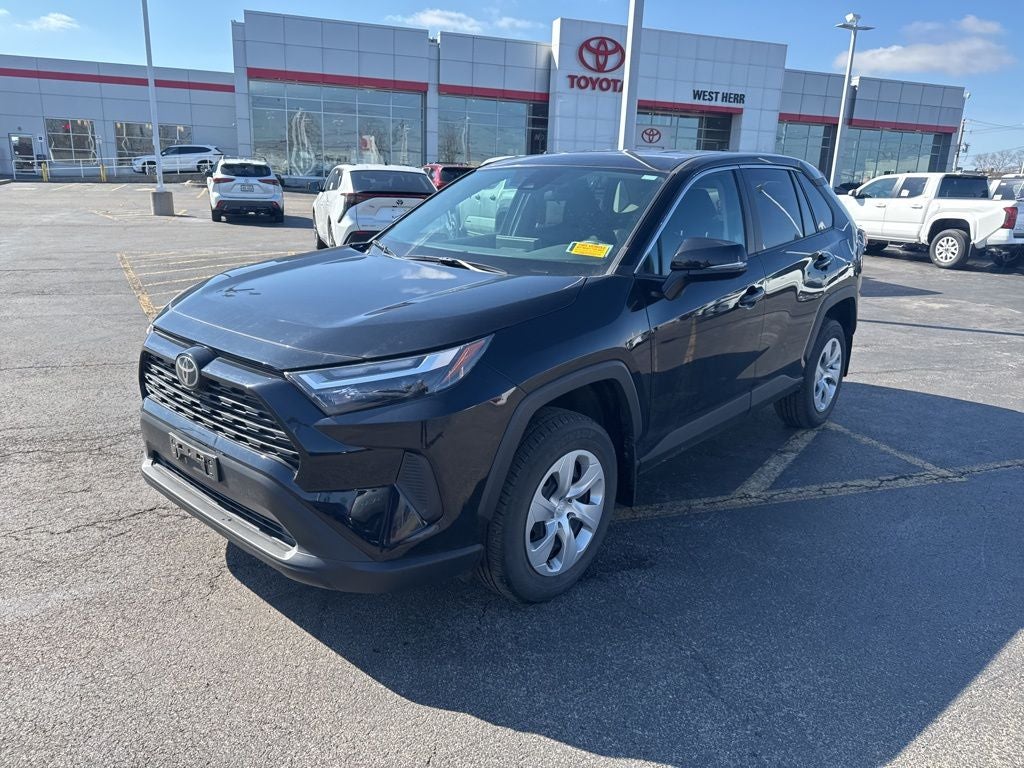 2023 Toyota RAV4 LE