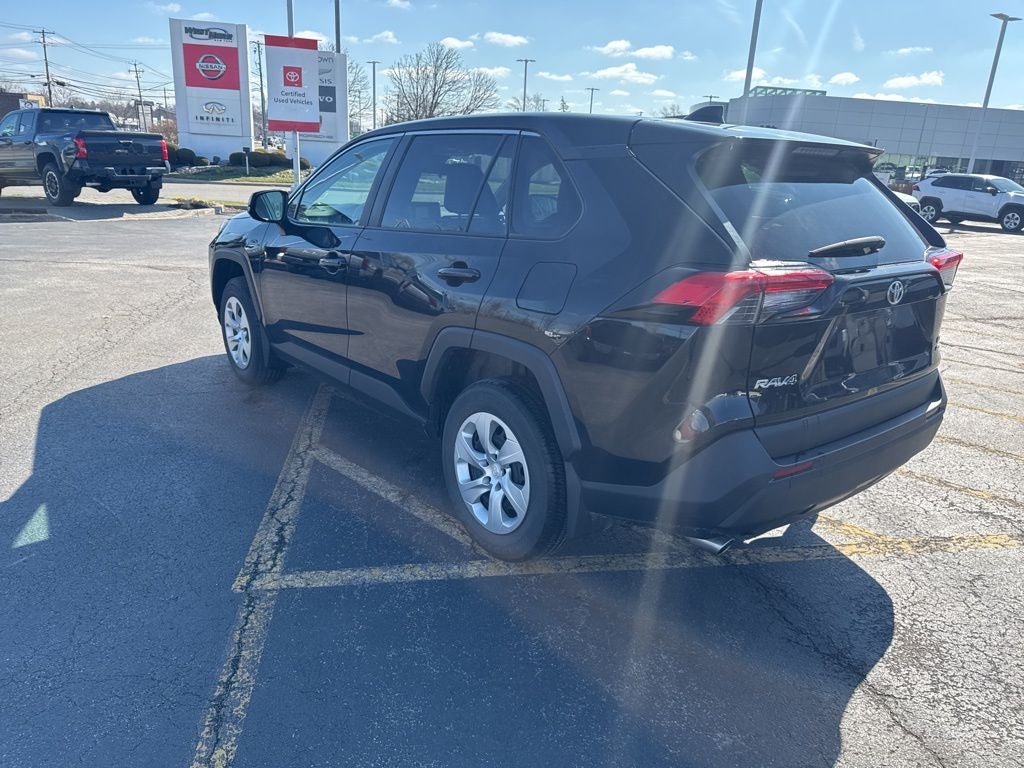 2023 Toyota RAV4 LE