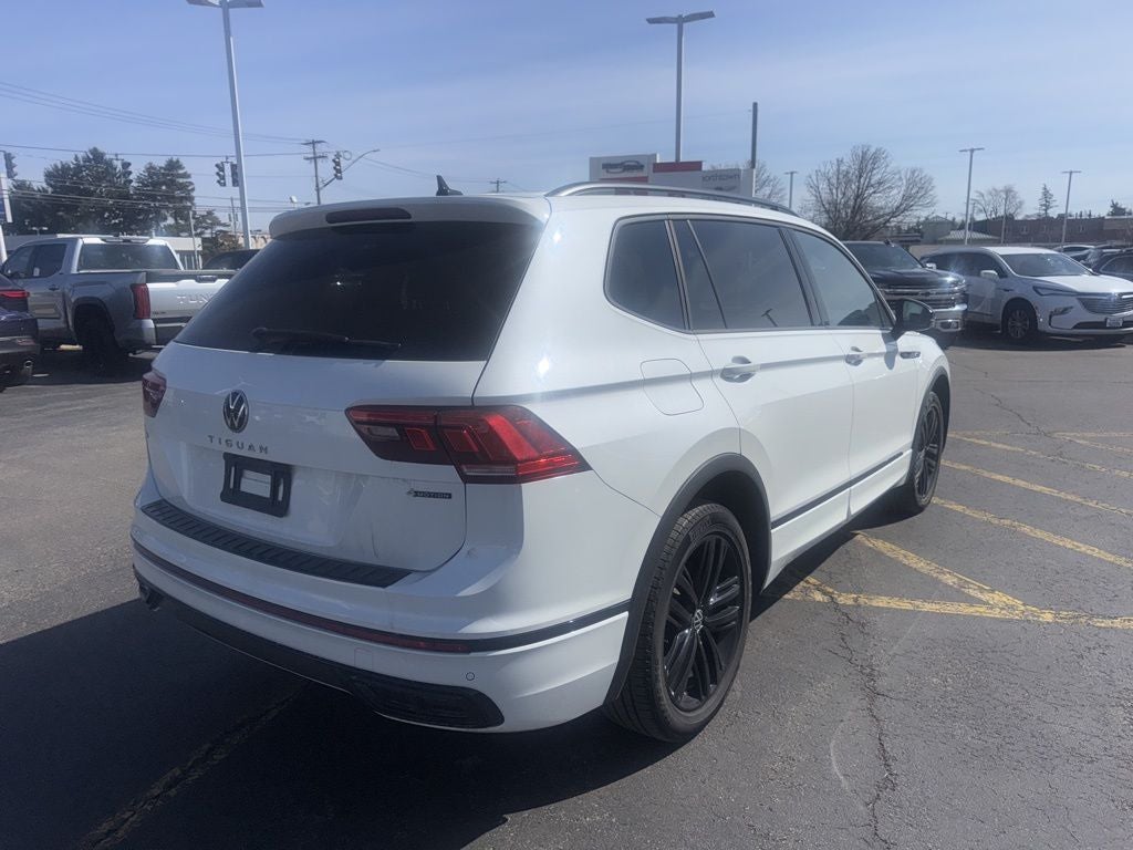 2022 Volkswagen Tiguan 2.0T SE R-Line Black