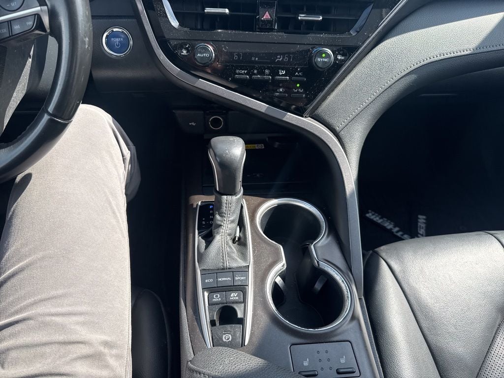 2023 Toyota Camry Hybrid XLE