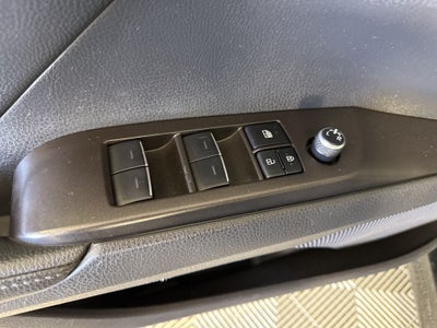 2023 Toyota Camry Hybrid XLE