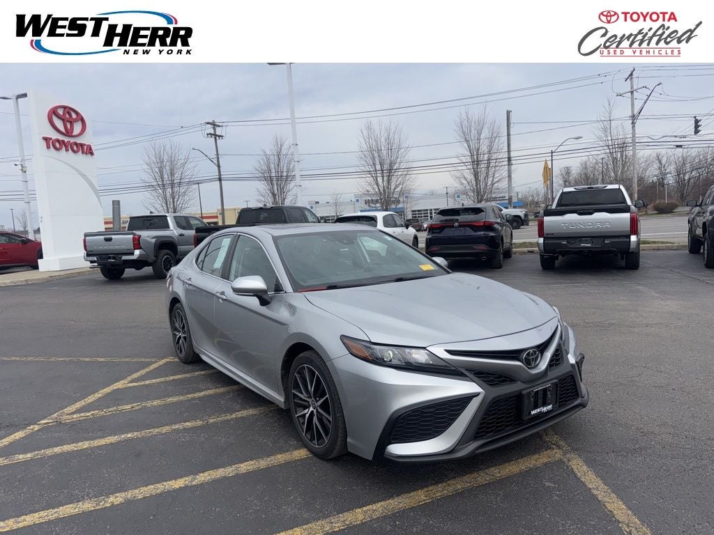 2022 Toyota Camry SE
