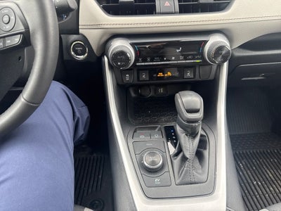 2023 Toyota RAV4 Hybrid XLE