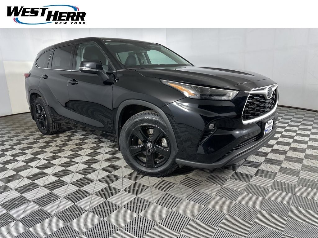 2022 Toyota Highlander LE