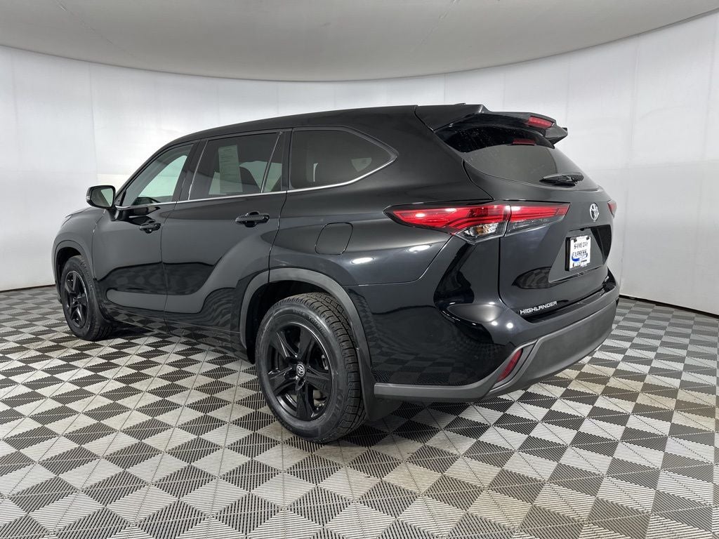2022 Toyota Highlander LE
