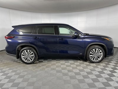 2025 Toyota Highlander Hybrid Platinum