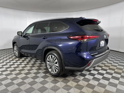2025 Toyota Highlander Hybrid Platinum