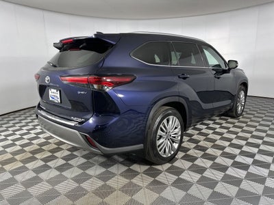 2025 Toyota Highlander Hybrid Platinum
