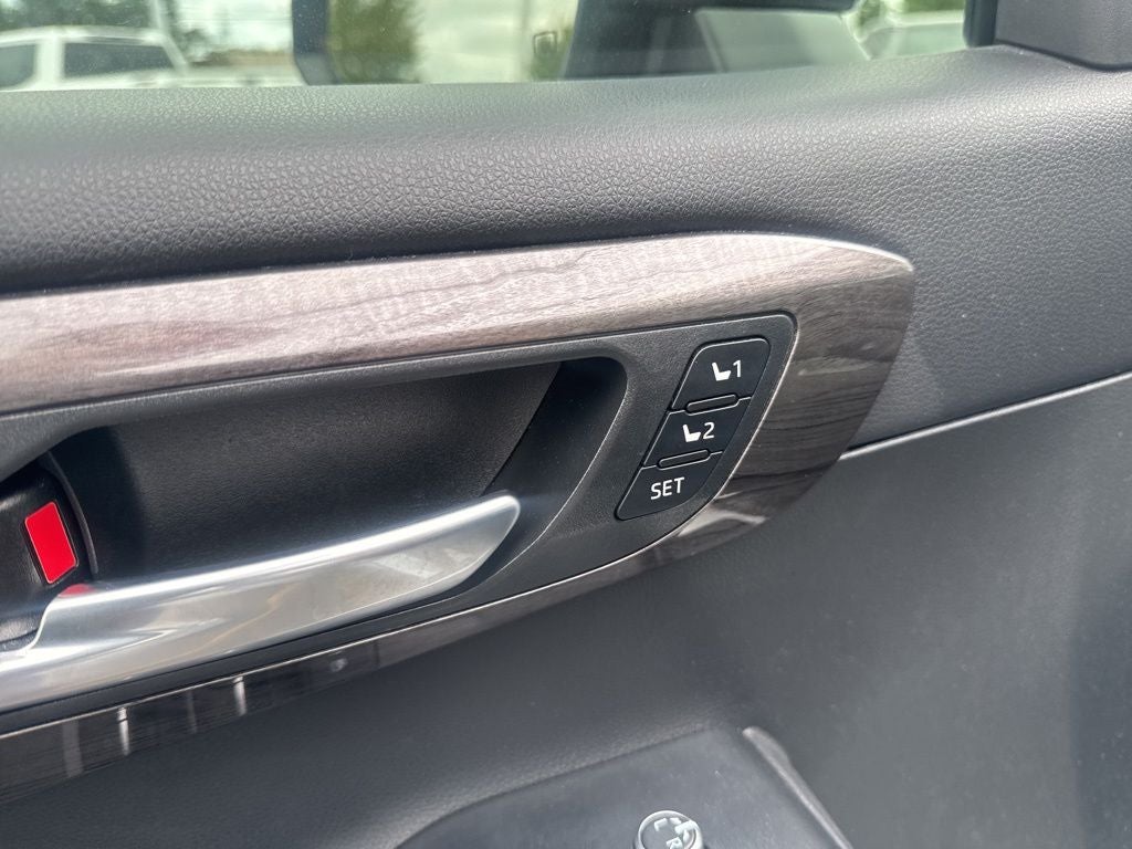 2021 Toyota Highlander Hybrid Platinum