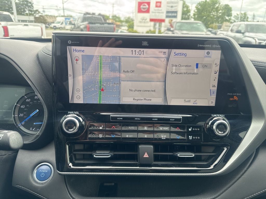 2021 Toyota Highlander Hybrid Platinum