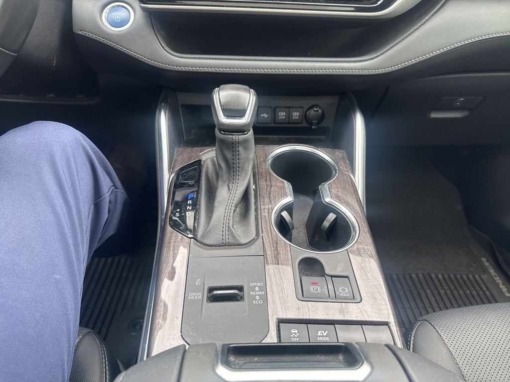 2021 Toyota Highlander Hybrid Platinum