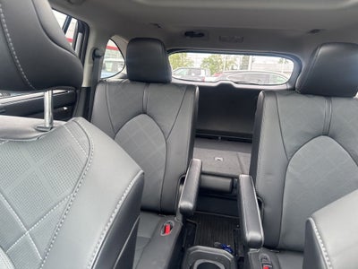 2021 Toyota Highlander Hybrid Platinum
