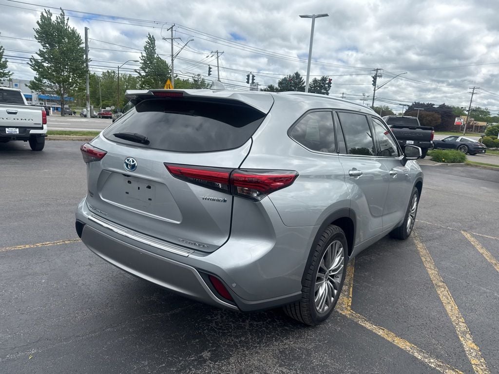 2021 Toyota Highlander Hybrid Platinum