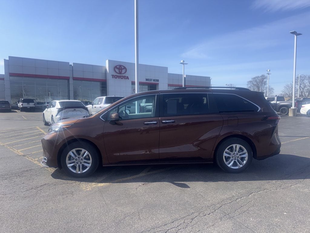 2024 Toyota Sienna XLE 7 Passenger