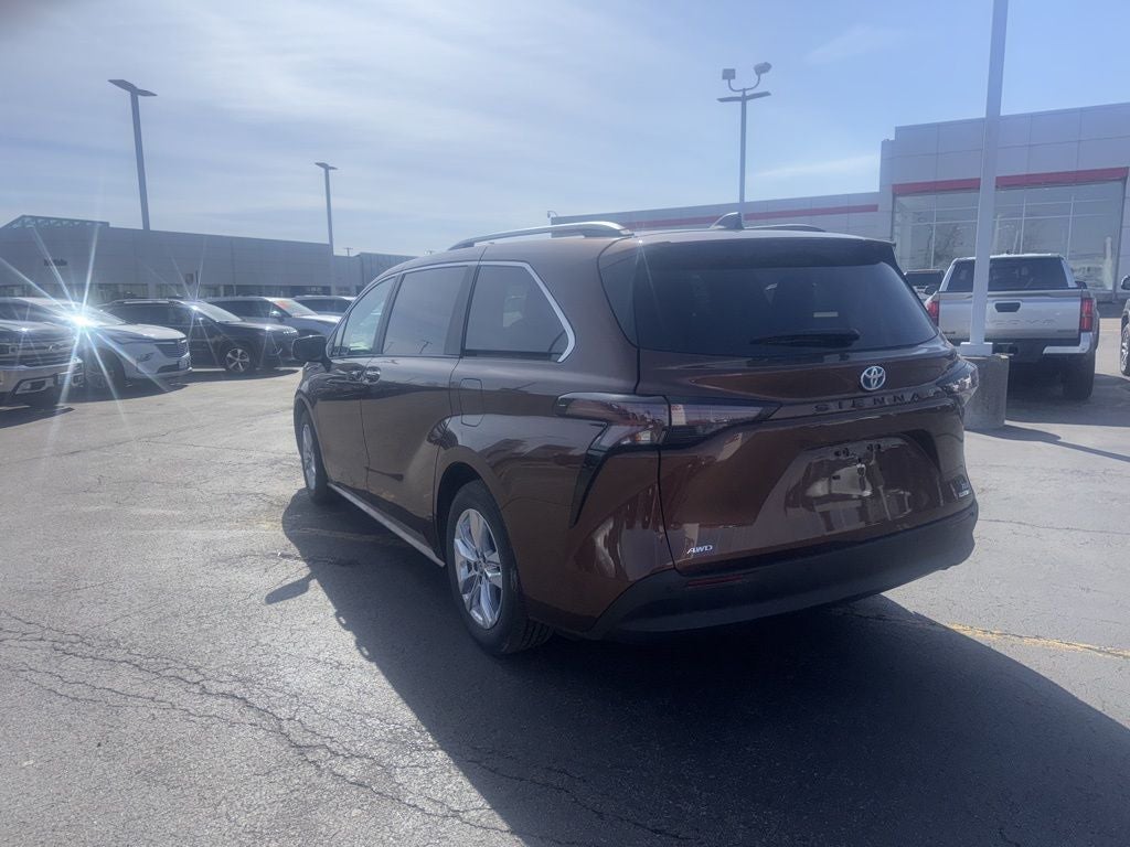 2024 Toyota Sienna XLE 7 Passenger