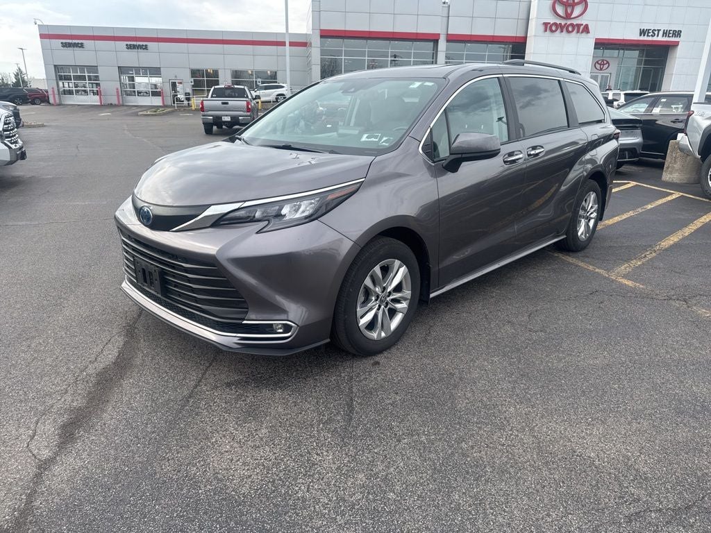 2024 Toyota Sienna XLE 7 Passenger