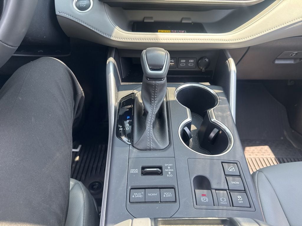 2025 Toyota Highlander XLE