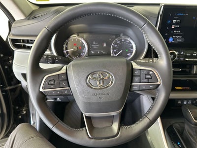 2025 Toyota Highlander XLE
