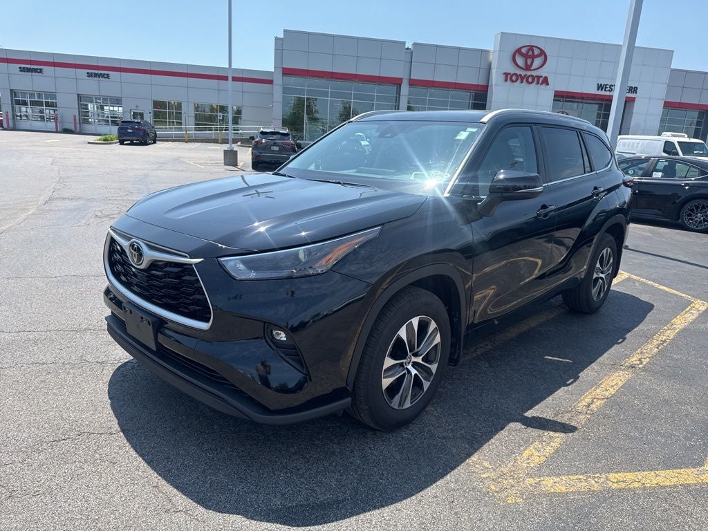 2025 Toyota Highlander XLE